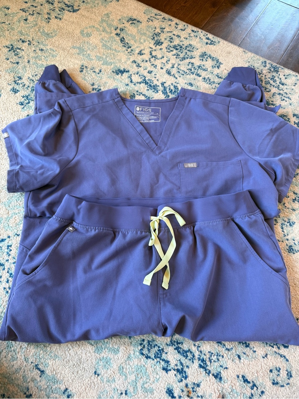 FIGS Women's V-Neck Scrub Top and Jogger pants in Periwinkle